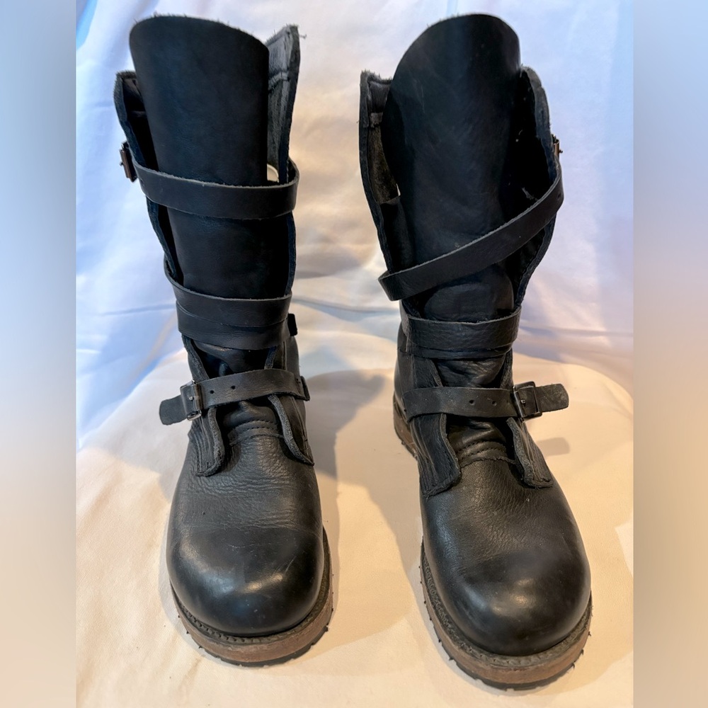 Vintage Shoe Company Black Boots